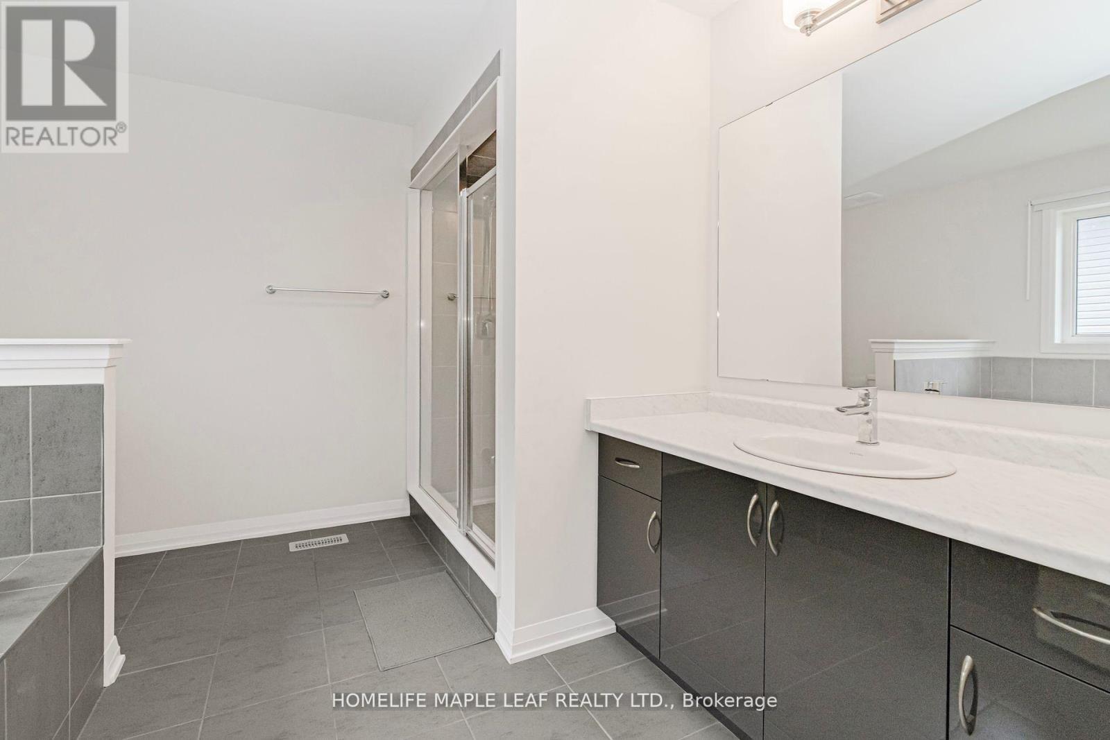 Photo 28 of 3153 Searidge Street, Severn ON