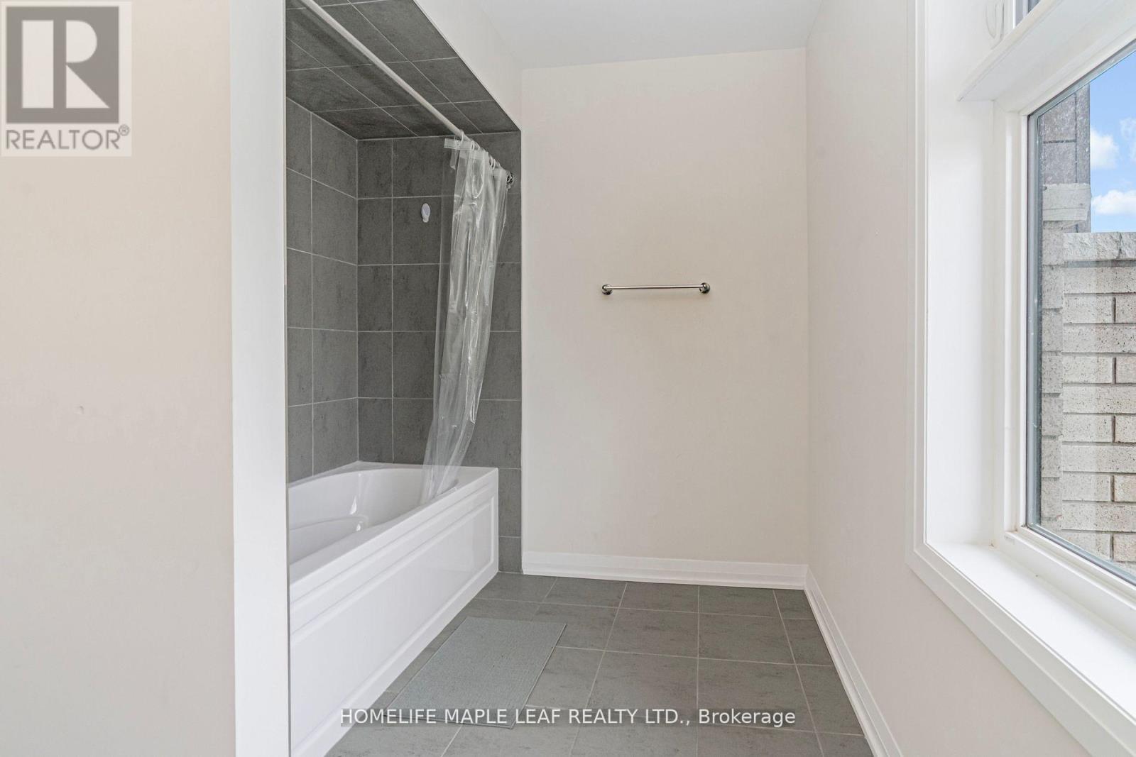 Photo 34 of 3153 Searidge Street, Severn ON