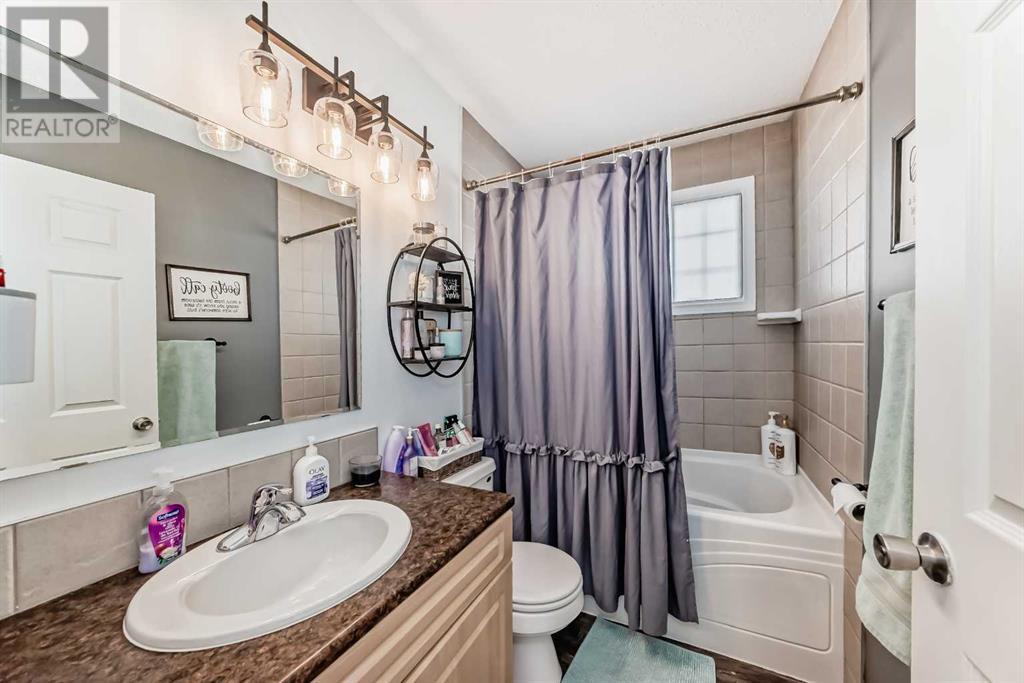 Single Family House 4 Level for Sale in  Whitehorn Drive NE Whitehorn Calgary 