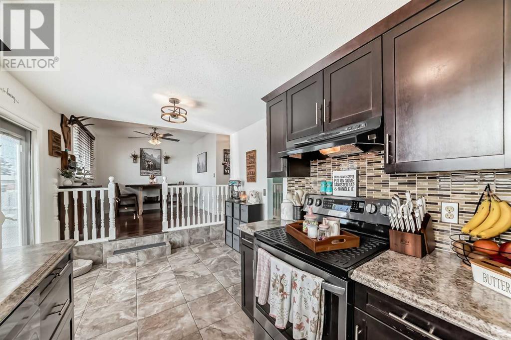 Single Family House 4 Level for Sale in  Whitehorn Drive NE Whitehorn Calgary 