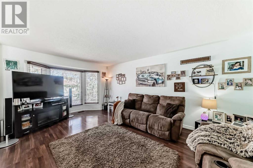 Single Family House 4 Level for Sale in  Whitehorn Drive NE Whitehorn Calgary 