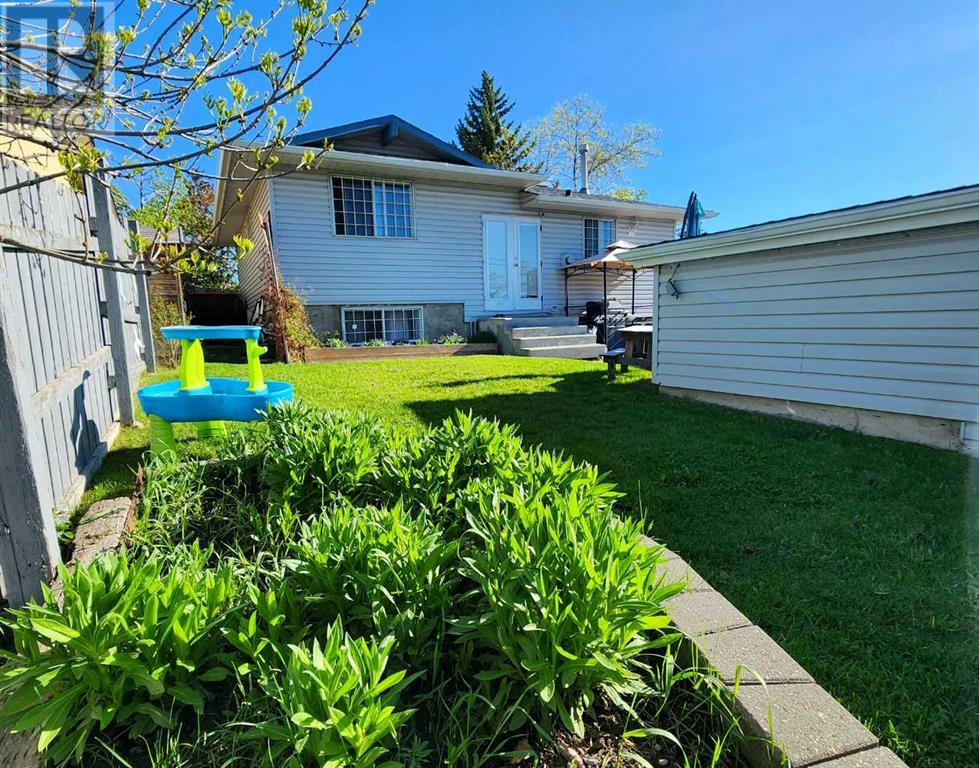 Single Family House 4 Level for Sale in  Whitehorn Drive NE Whitehorn Calgary 