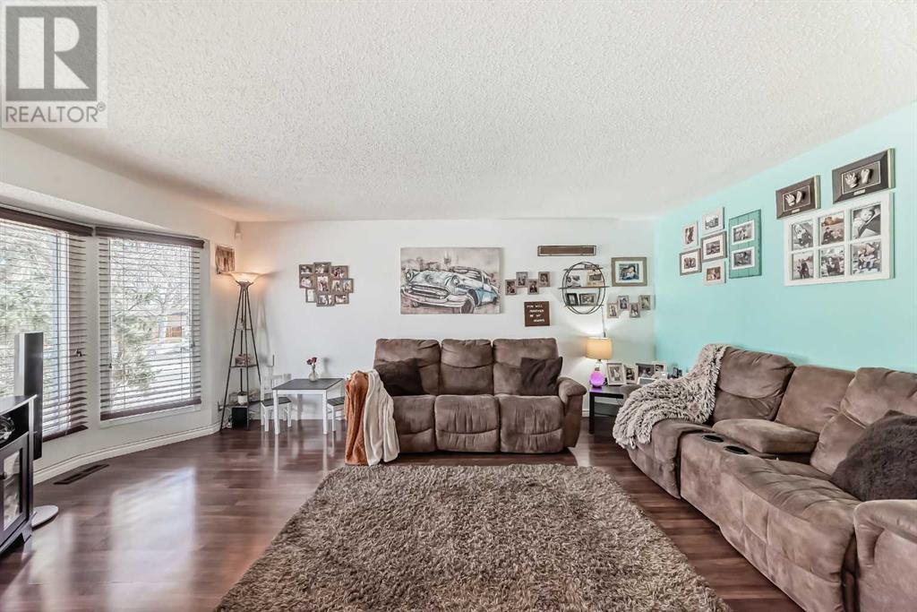 Single Family House 4 Level for Sale in  Whitehorn Drive NE Whitehorn Calgary 