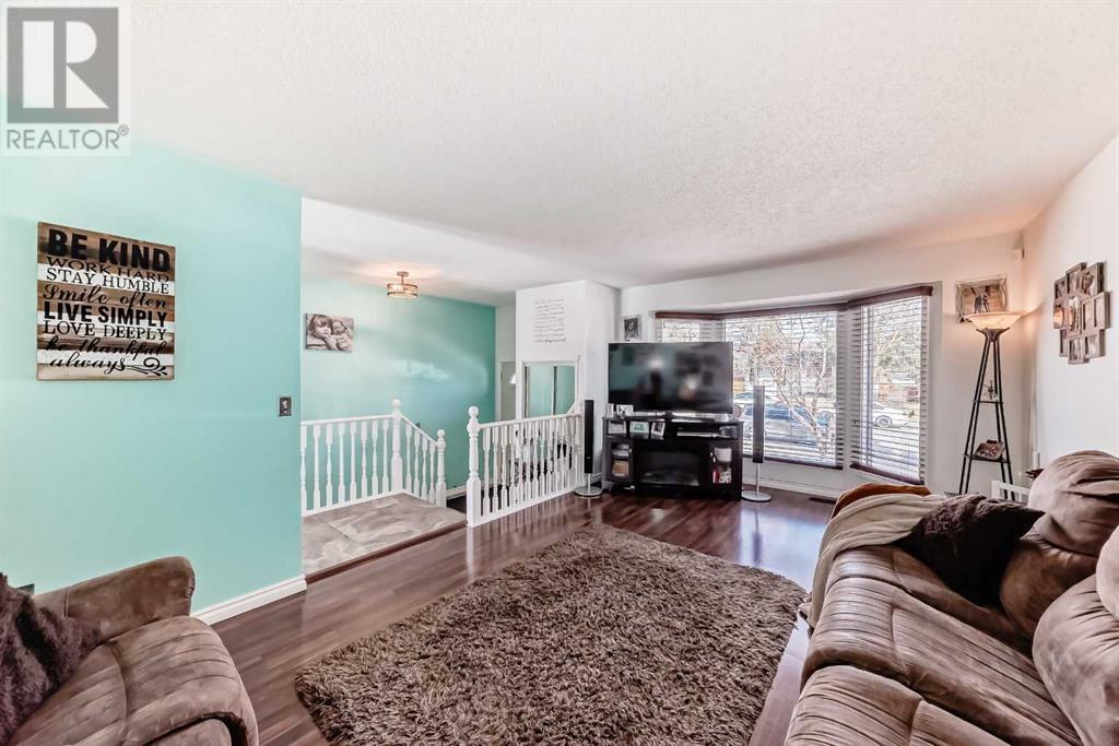 Single Family House 4 Level for Sale in  Whitehorn Drive NE Whitehorn Calgary 