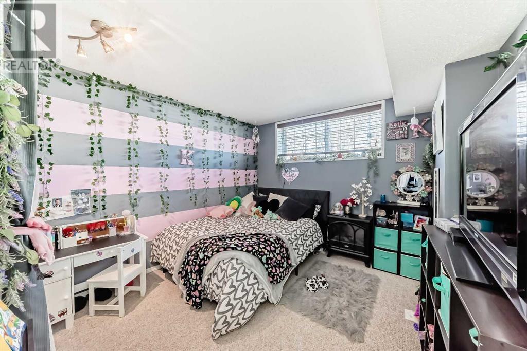 Single Family House 4 Level for Sale in  Whitehorn Drive NE Whitehorn Calgary 