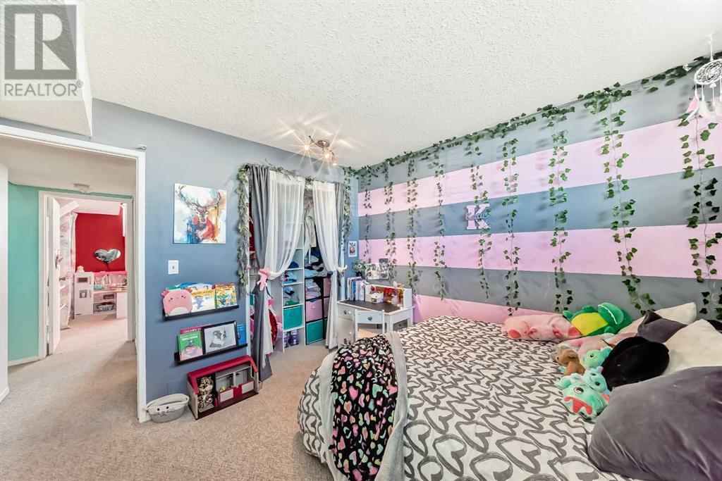Single Family House 4 Level for Sale in  Whitehorn Drive NE Whitehorn Calgary 