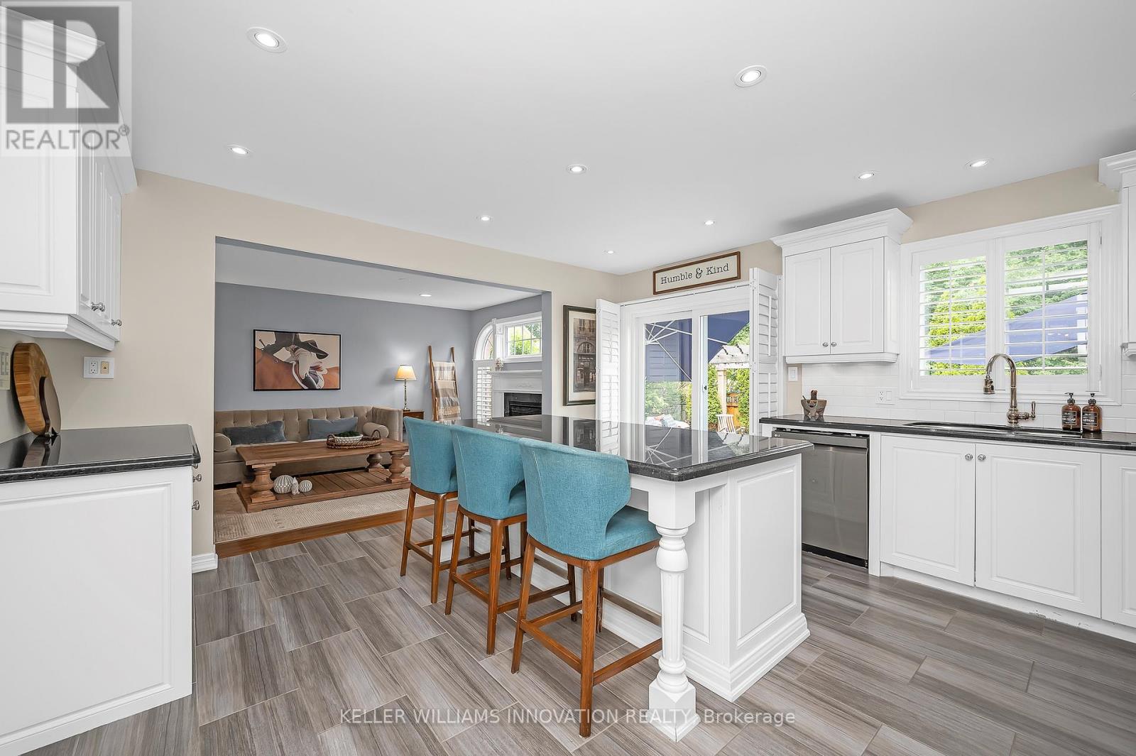 Photo 13 of 2037 Waterbridge Drive, Burlington ON