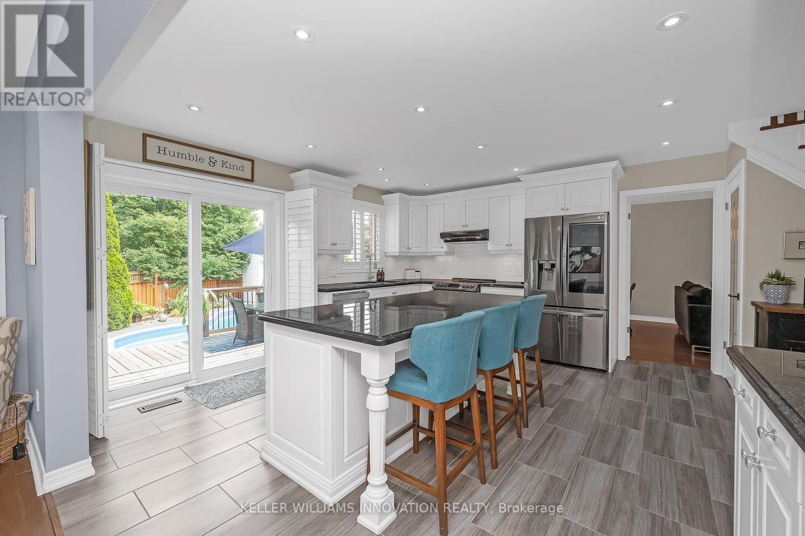 Photo 14 of 2037 Waterbridge Drive, Burlington ON