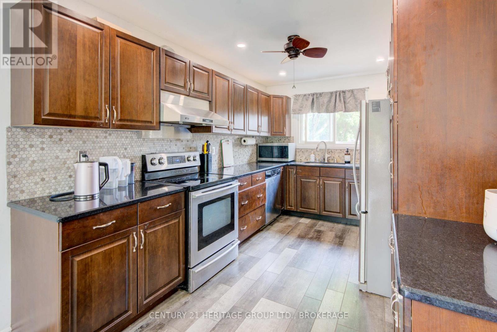 Photo 11 of 836 Milford Drive, Kingston ON