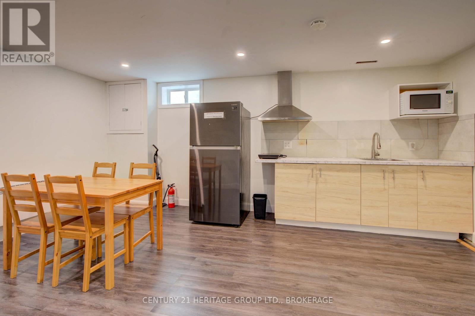 Photo 32 of 836 Milford Drive, Kingston ON