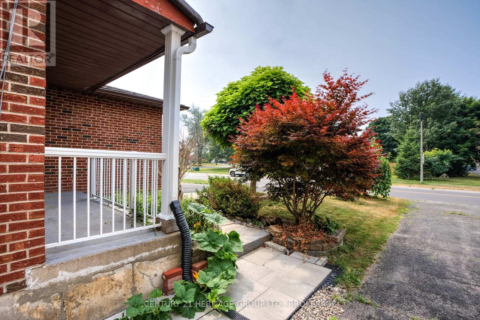 Photo 9 of 836 Milford Drive, Kingston ON