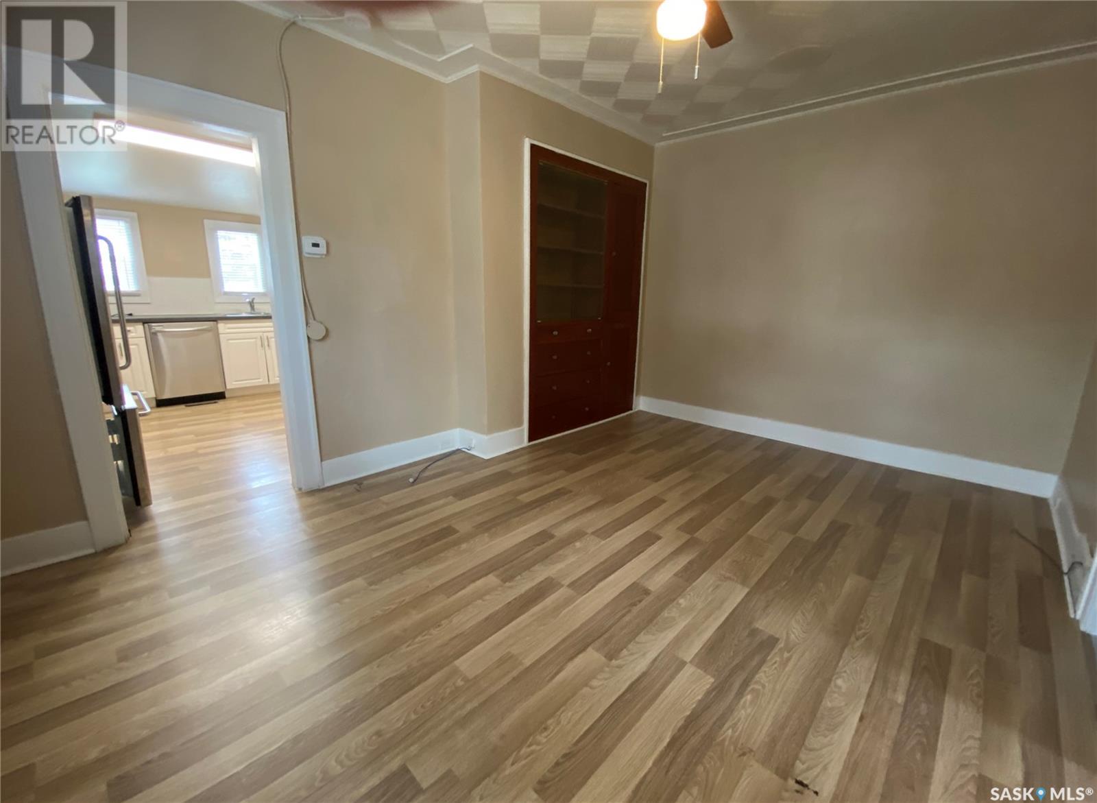 Photo 10 of 702 12 Th Avenue, Regina SK