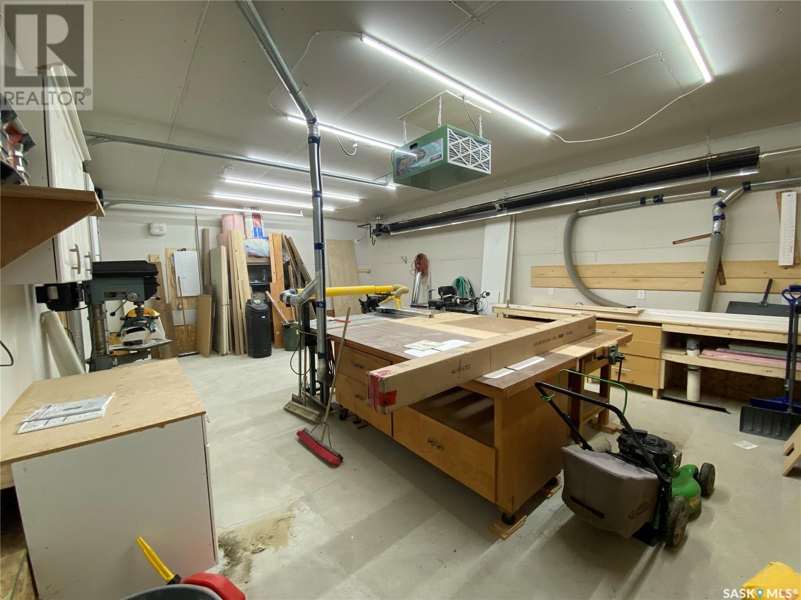 Photo 5 of 702 12 Th Avenue, Regina SK