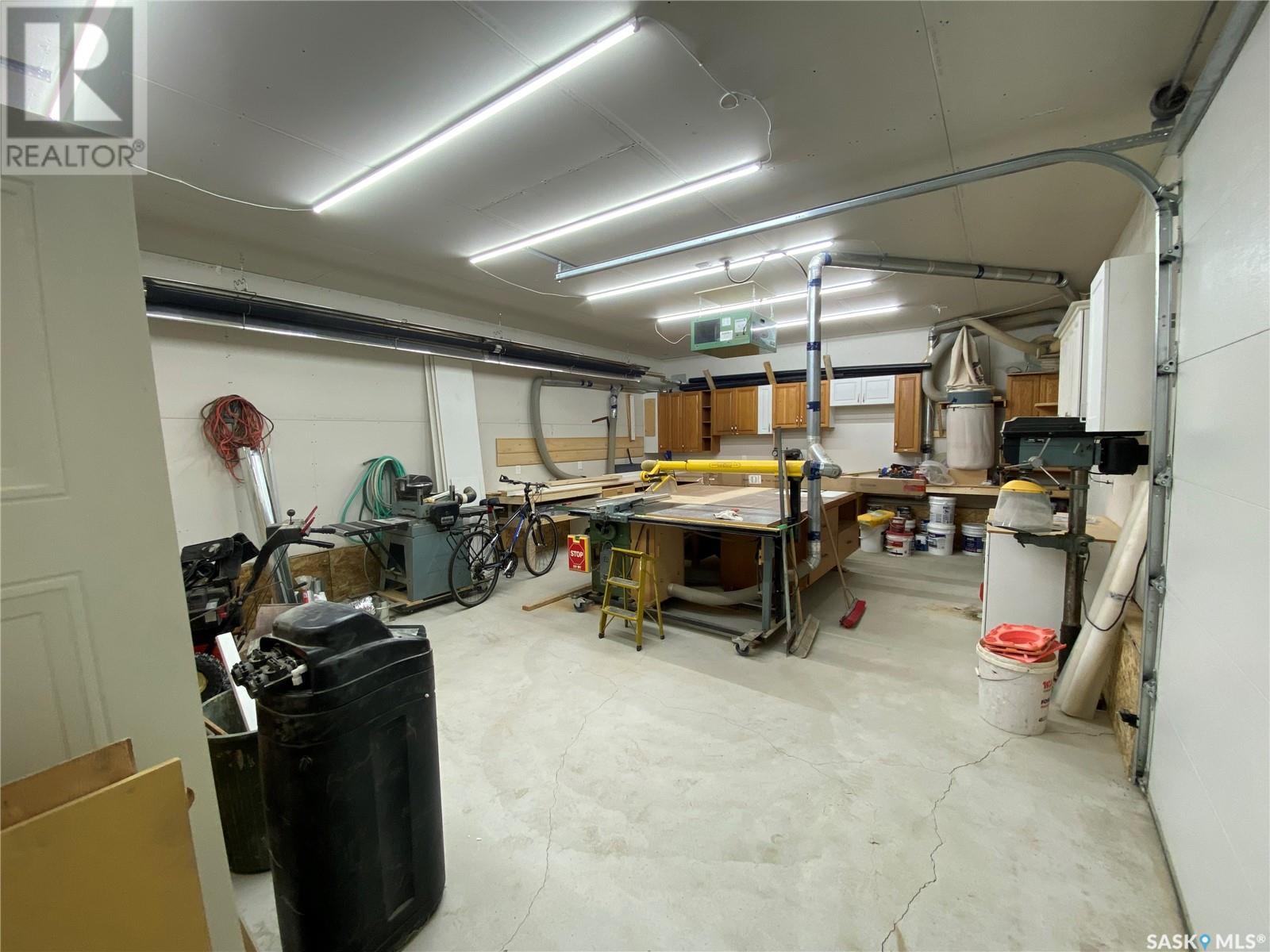 Photo 4 of 702 12 Th Avenue, Regina SK