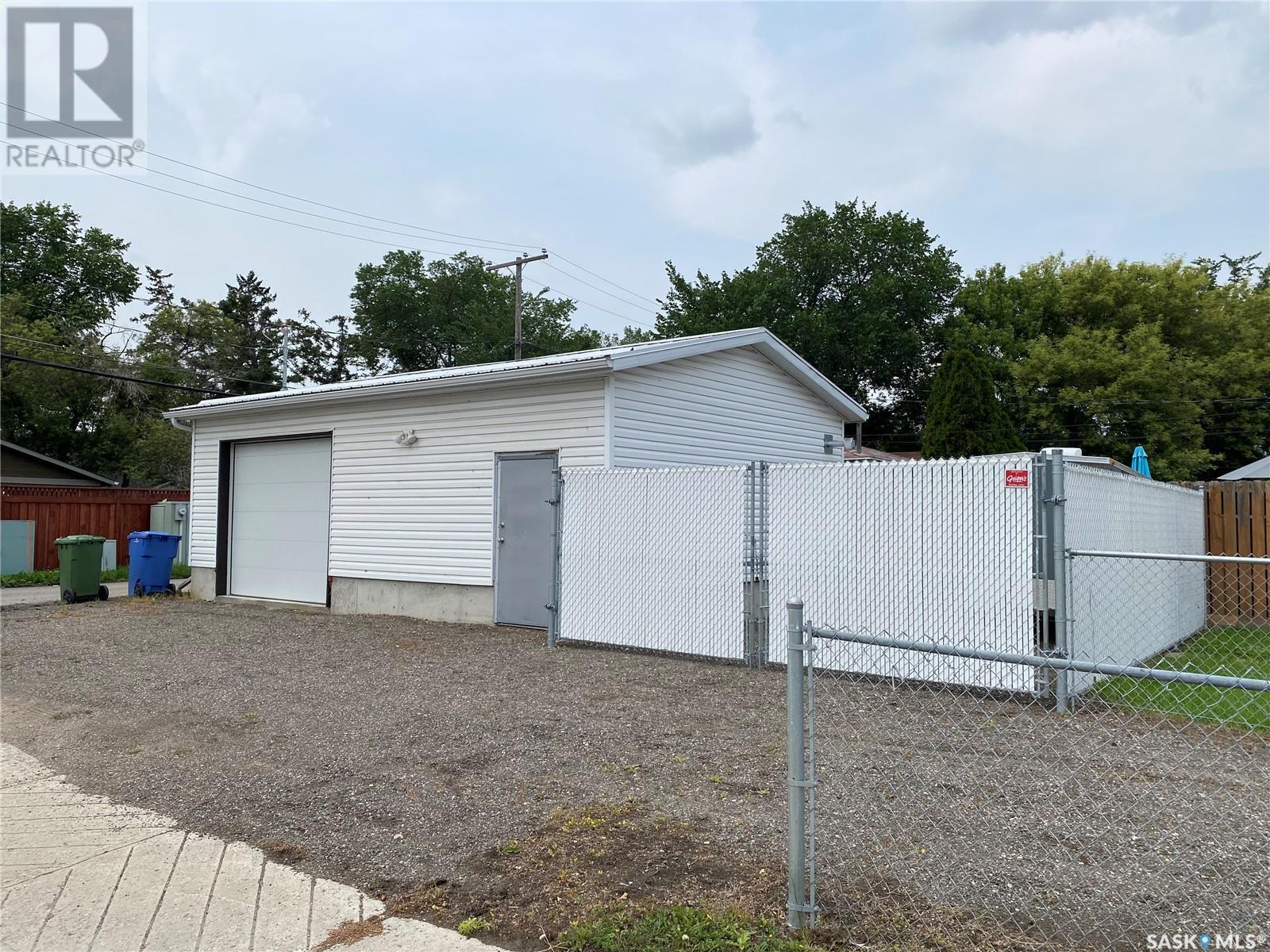Photo 8 of 702 12 Th Avenue, Regina SK