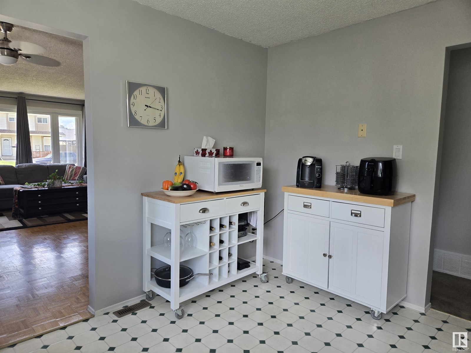 Photo 10 of 14505 23 St Nw, Edmonton AB