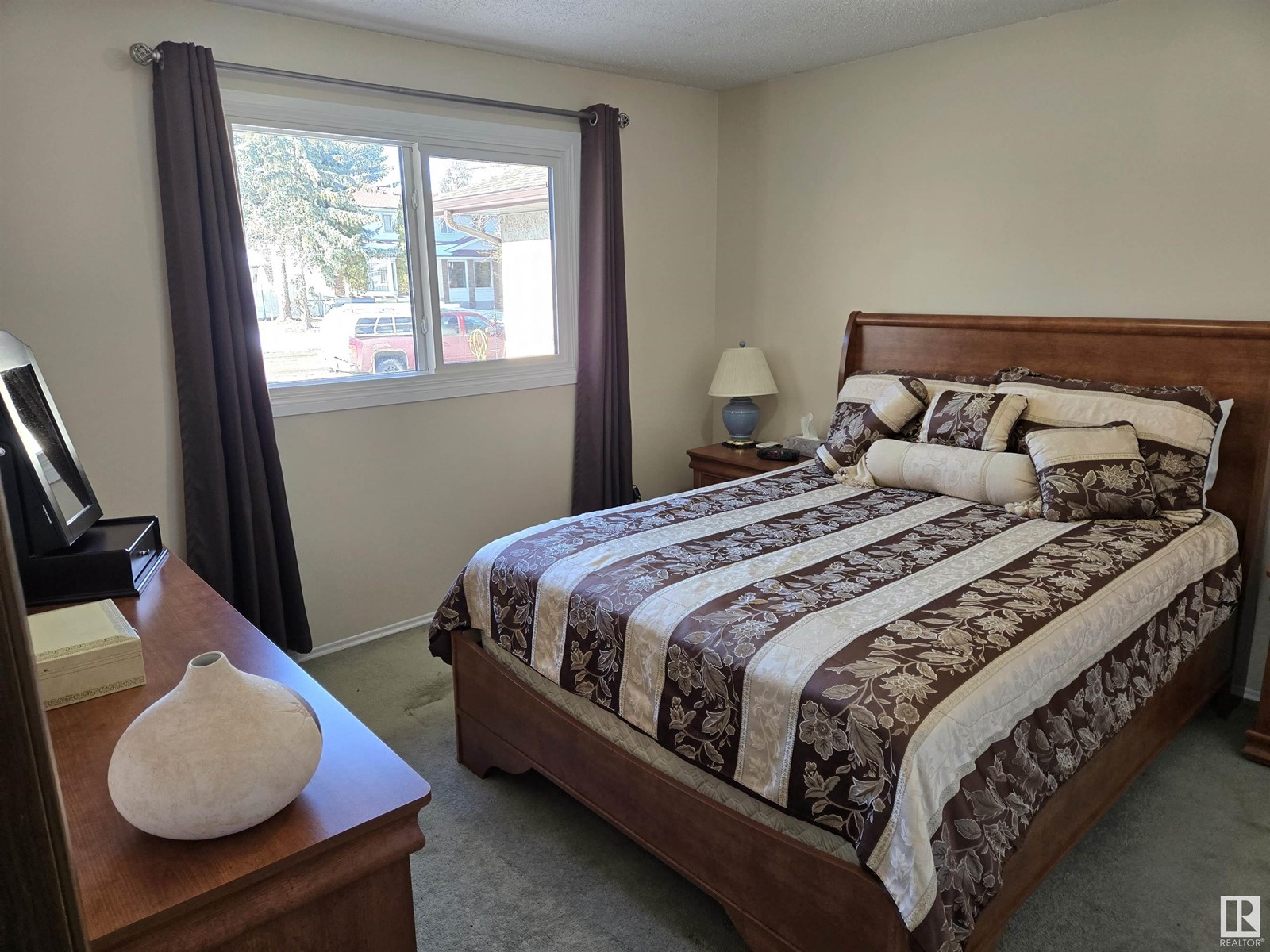 Photo 11 of 14505 23 St Nw, Edmonton AB