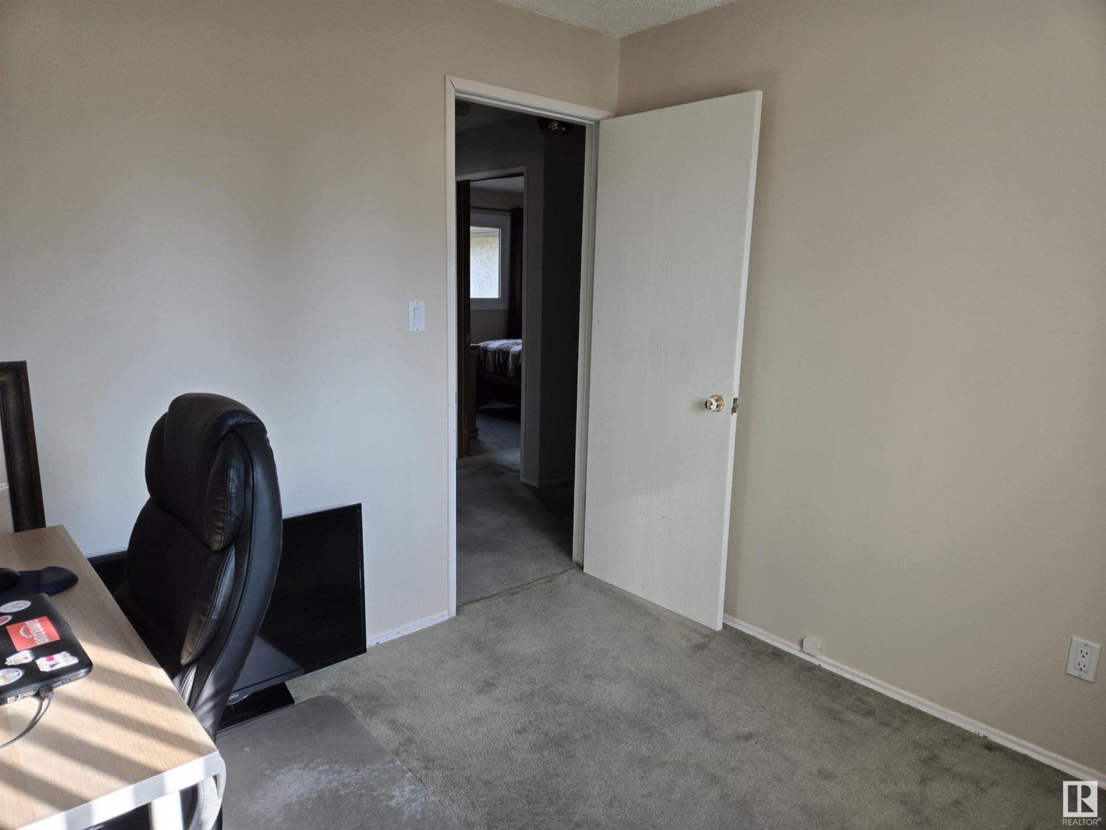 Photo 22 of 14505 23 St Nw, Edmonton AB