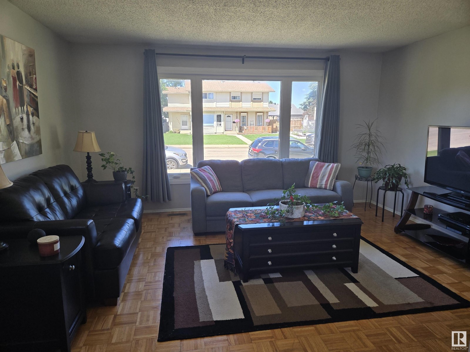 Photo 6 of 14505 23 St Nw, Edmonton AB