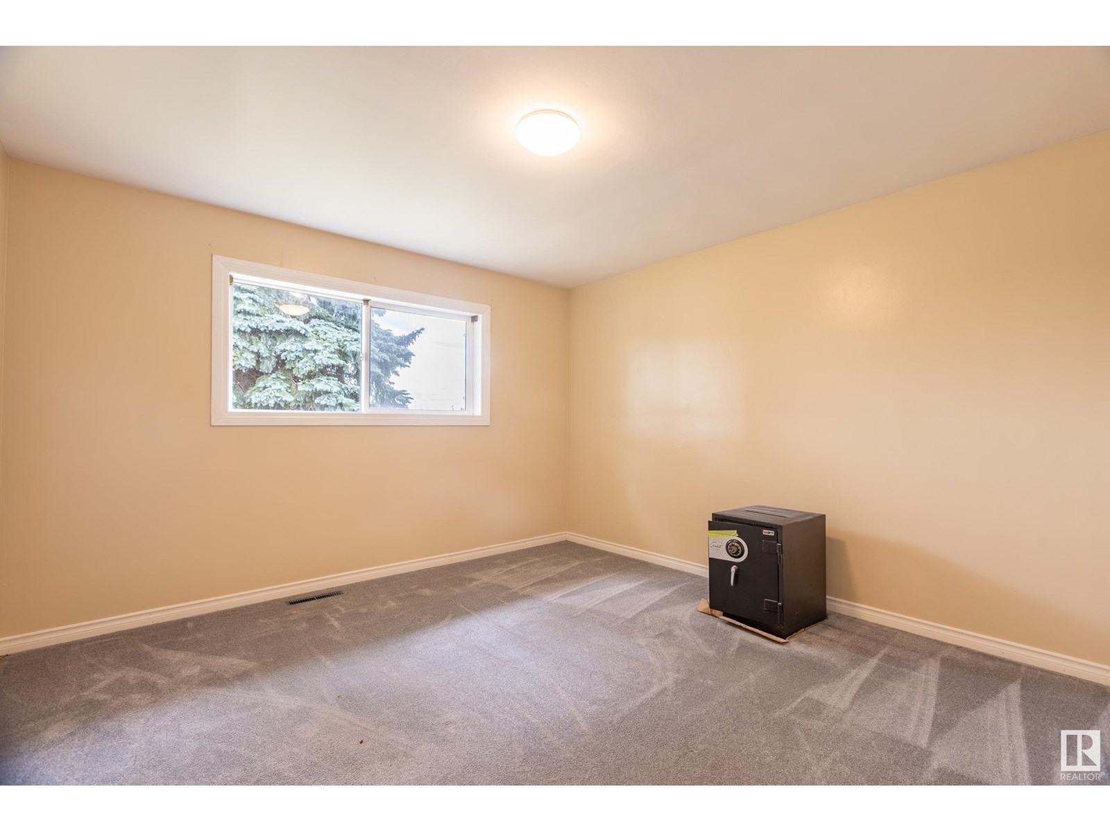 Photo 12 of 13116 136 Av Nw, Edmonton AB