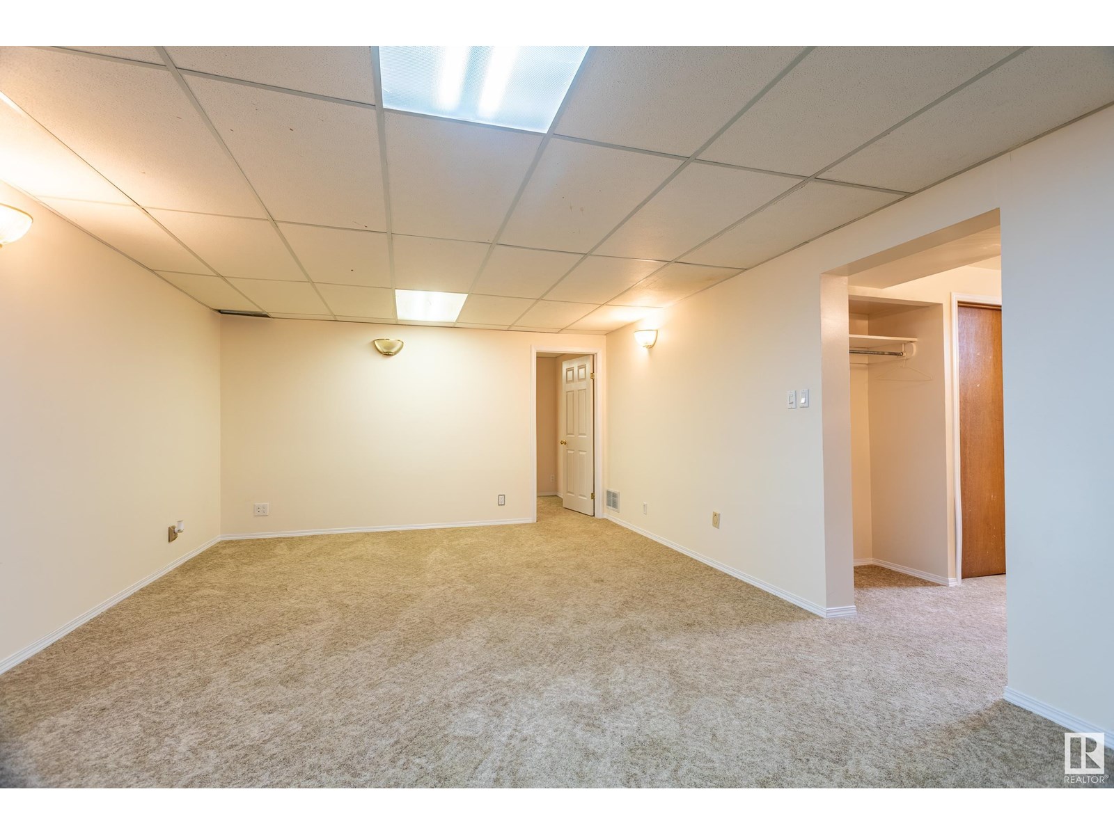 Photo 6 of 13116 136 Av Nw, Edmonton AB