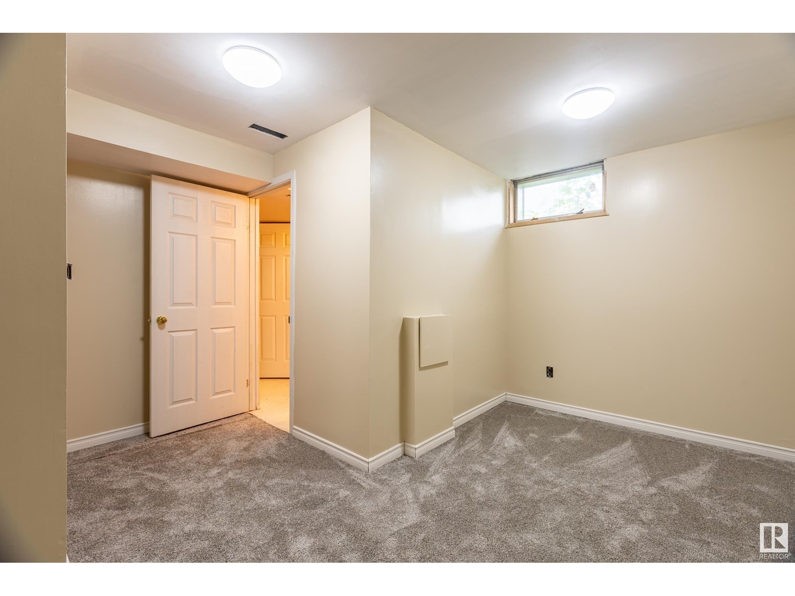 Photo 17 of 13116 136 Av Nw, Edmonton AB