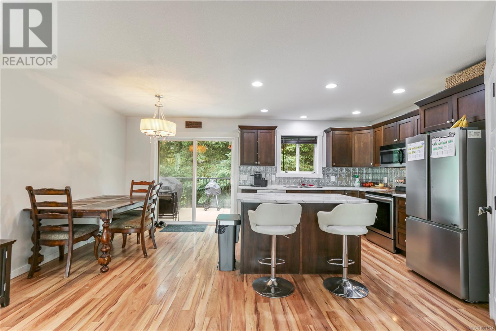 Photo 6 of 1069 Southwood Dr, Nanaimo BC