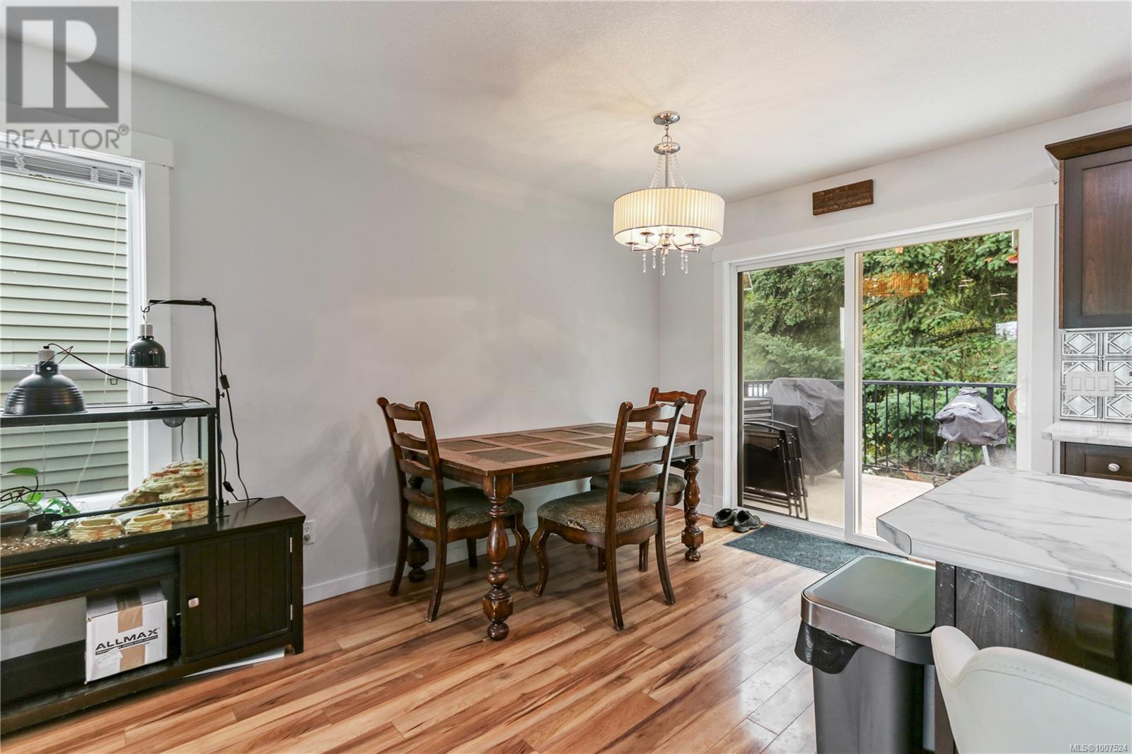 Photo 7 of 1069 Southwood Dr, Nanaimo BC