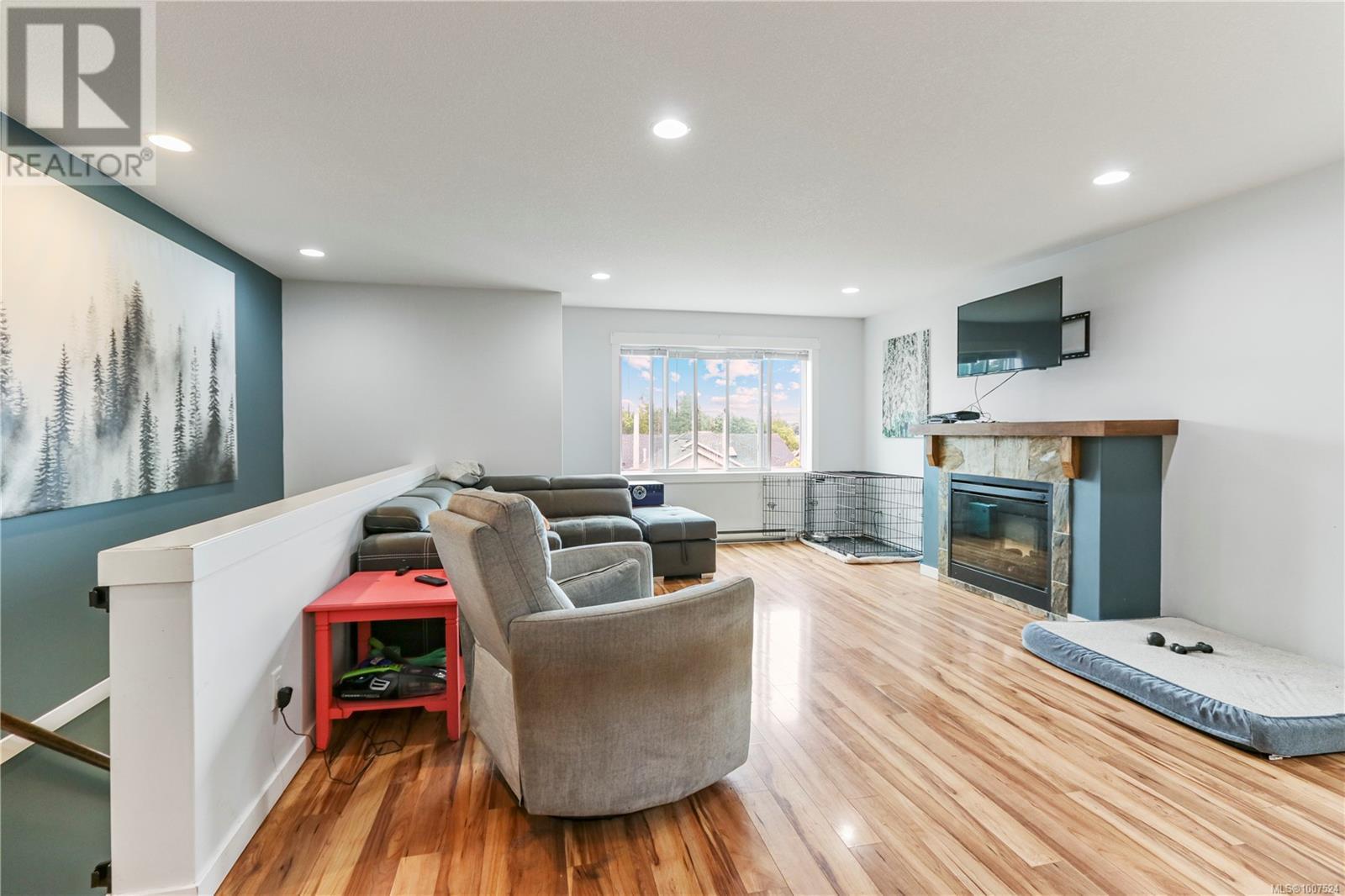 Photo 8 of 1069 Southwood Dr, Nanaimo BC