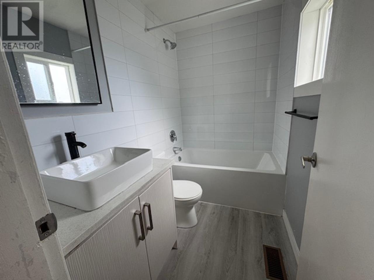 Photo 4 of 1839 Tamarack Street, Prince George BC