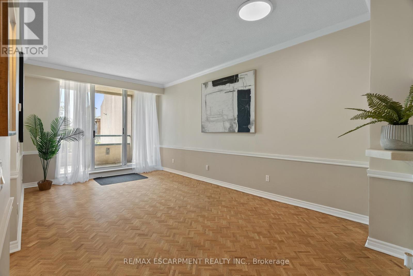Photo 6 of 409 1 Belvedere Court, Brampton ON