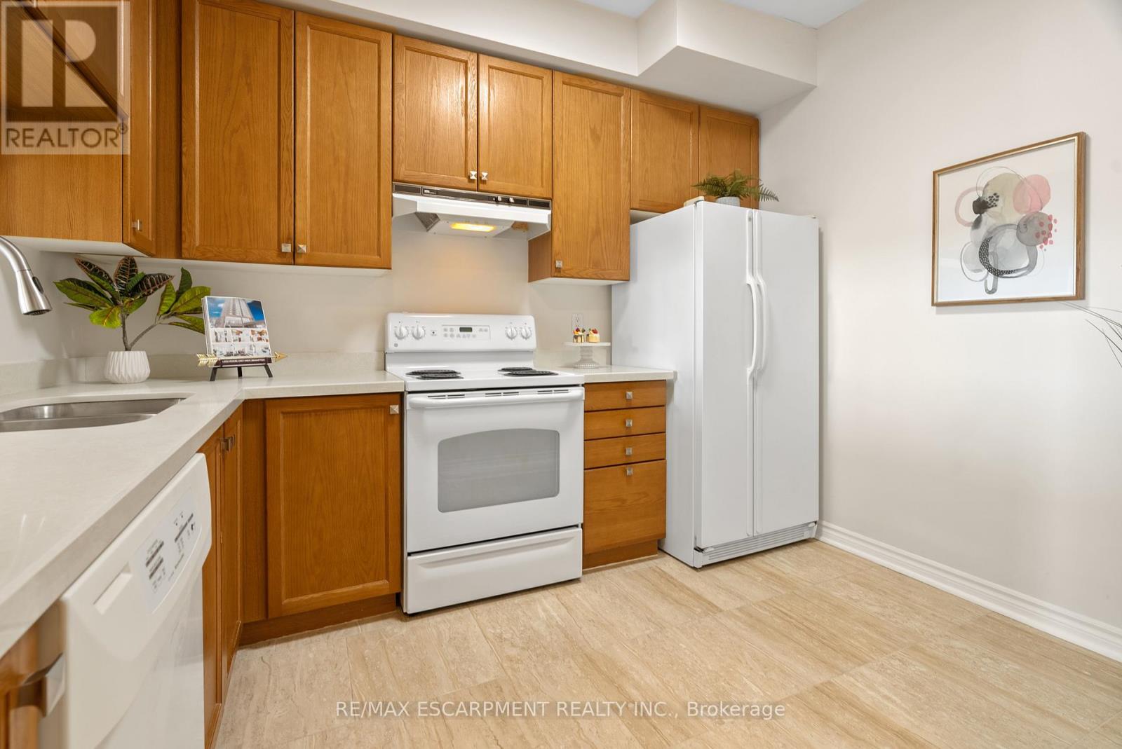 Photo 32 of 409 1 Belvedere Court, Brampton ON