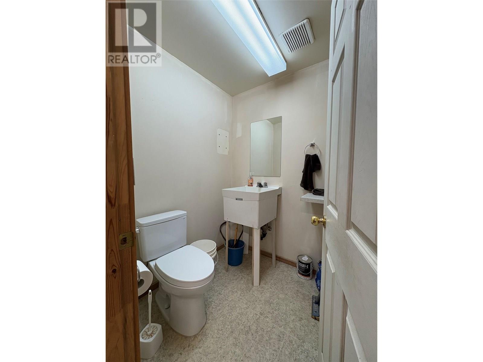 4-5 1935 11th Avenue, Vernon