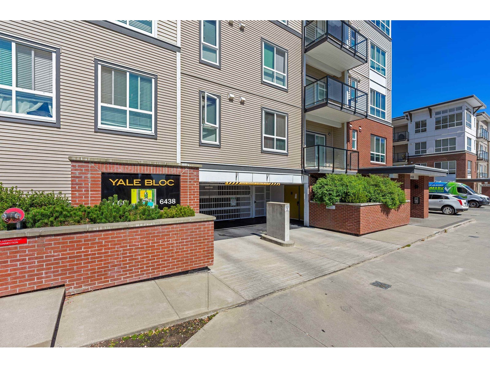 Photo 11 of 414 6468 195 A Avenue, Surrey BC