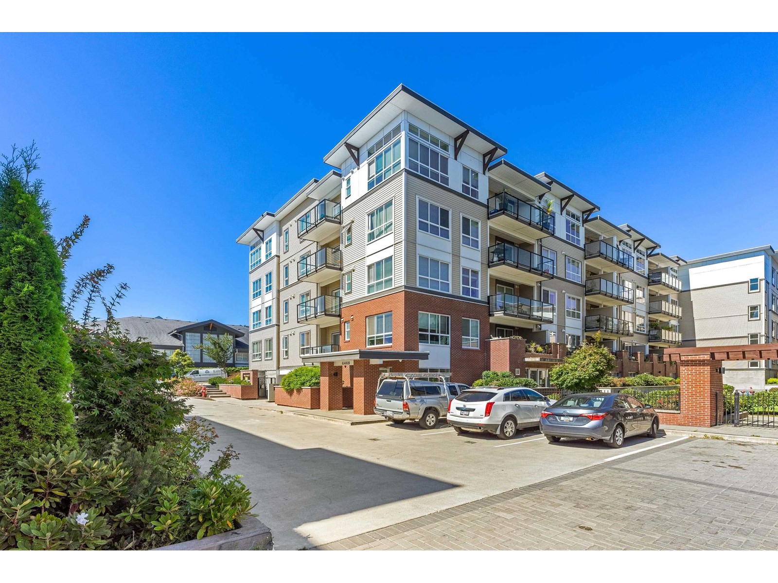 Photo 12 of 414 6468 195 A Avenue, Surrey BC