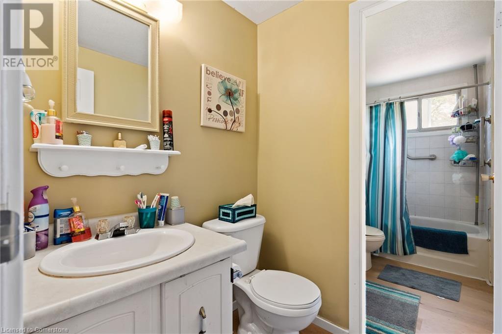 Photo 16 of 8164 Catalina Street, Niagara Falls ON