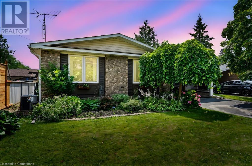 Photo 2 of 8164 Catalina Street, Niagara Falls ON