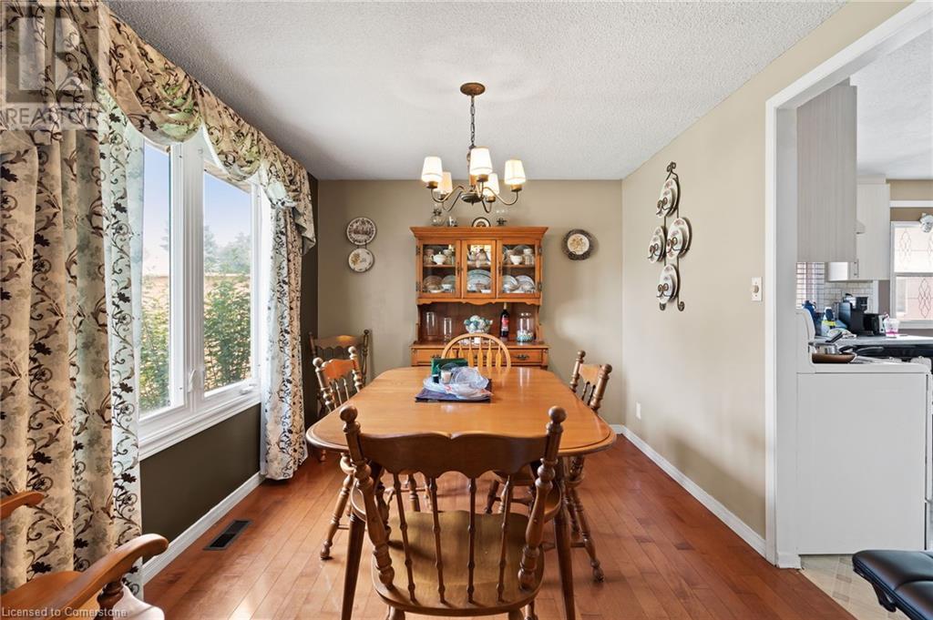 Photo 8 of 8164 Catalina Street, Niagara Falls ON