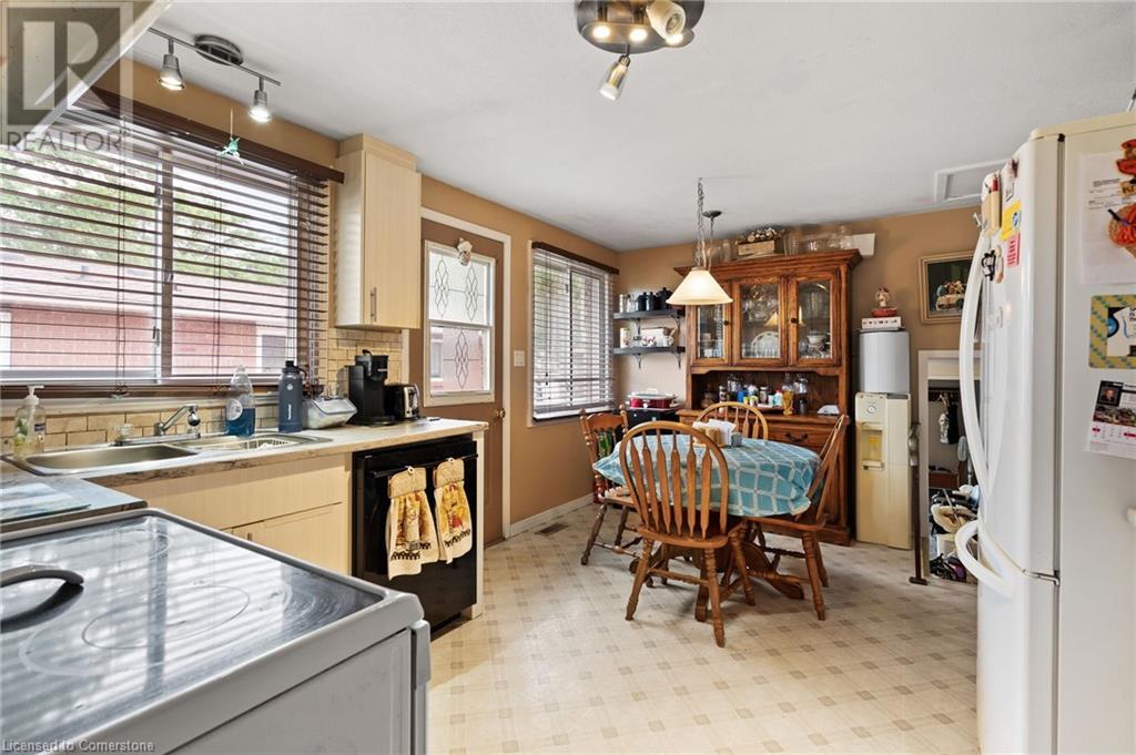 Photo 9 of 8164 Catalina Street, Niagara Falls ON