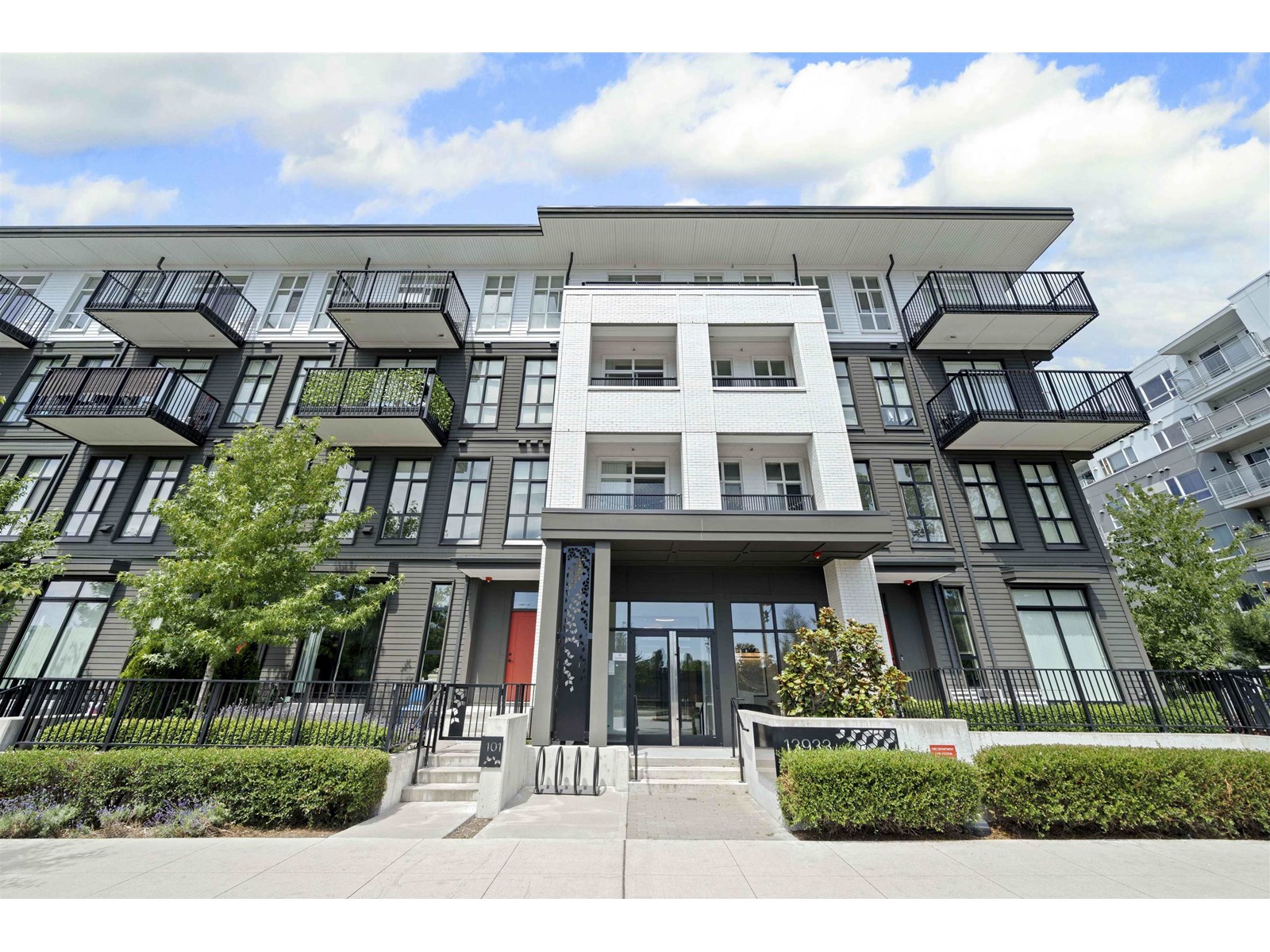 Photo 22 of 201 13933 105 Boulevard, Surrey BC