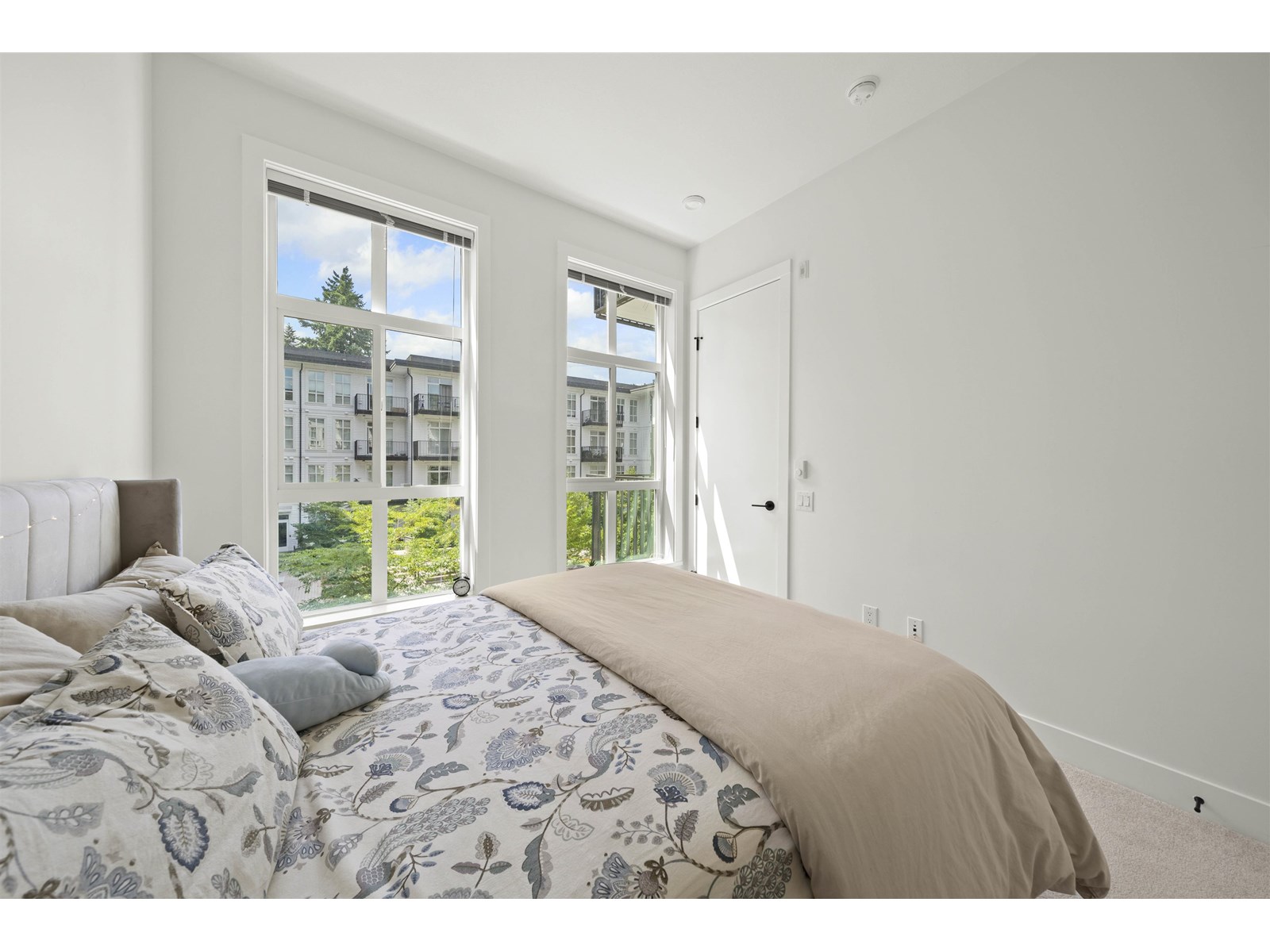 Photo 1 of 201 13933 105 Boulevard, Surrey BC