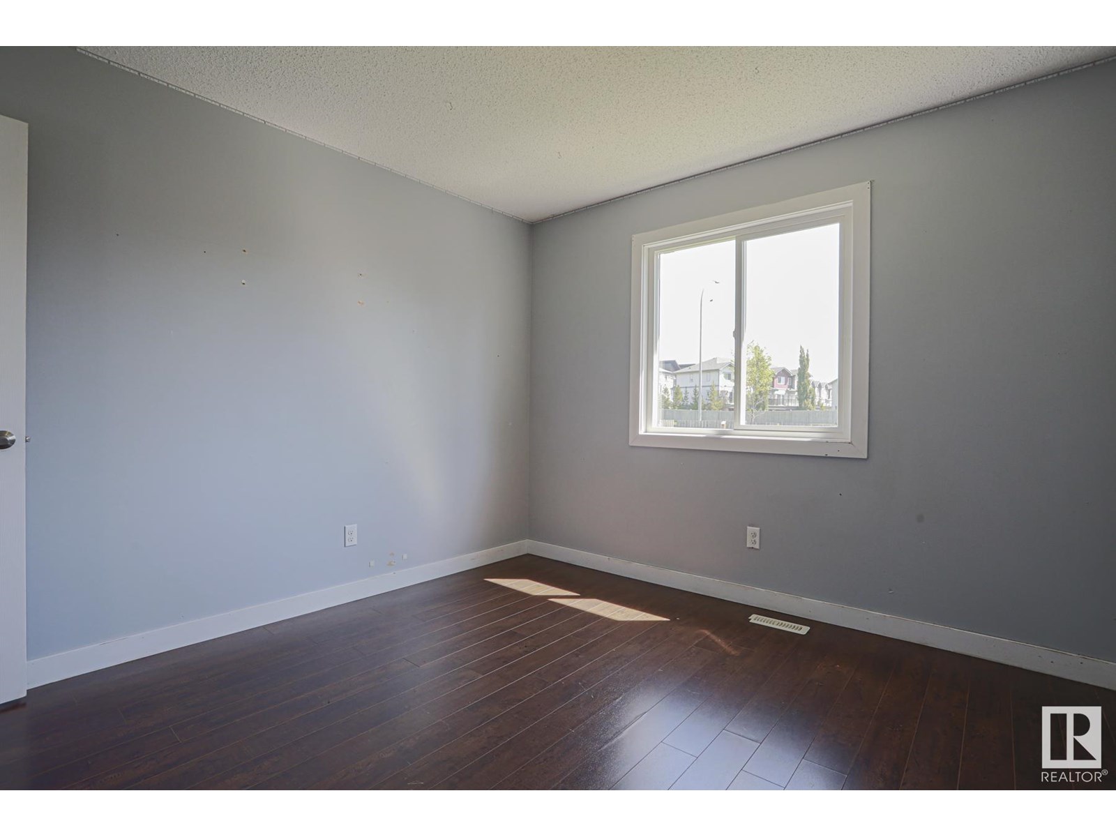 Photo 7 of 1411 35 St Nw, Edmonton AB