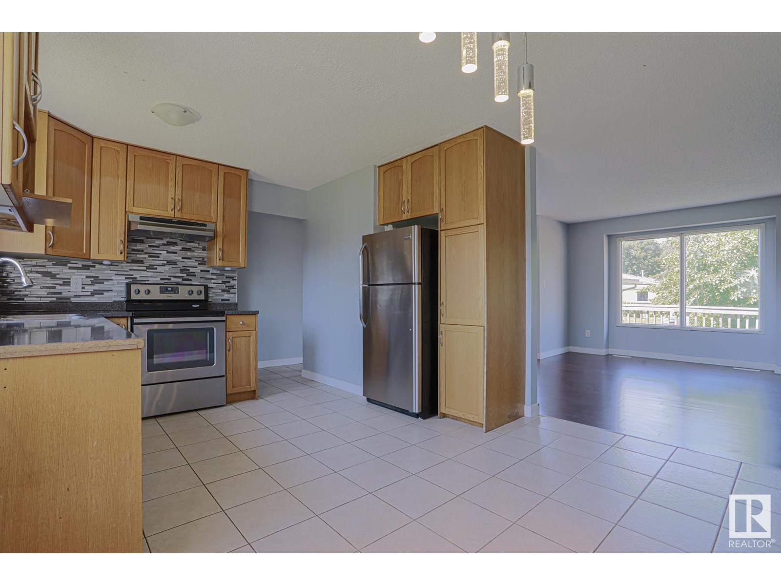 Photo 9 of 1411 35 St Nw, Edmonton AB