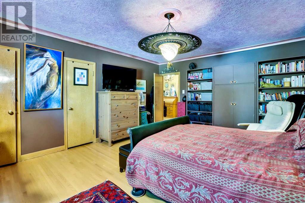 Photo 8 of 1334 Crescent Road Nw, Calgary AB
