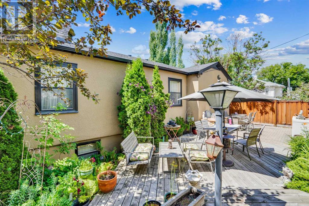 Photo 4 of 1334 Crescent Road Nw, Calgary AB