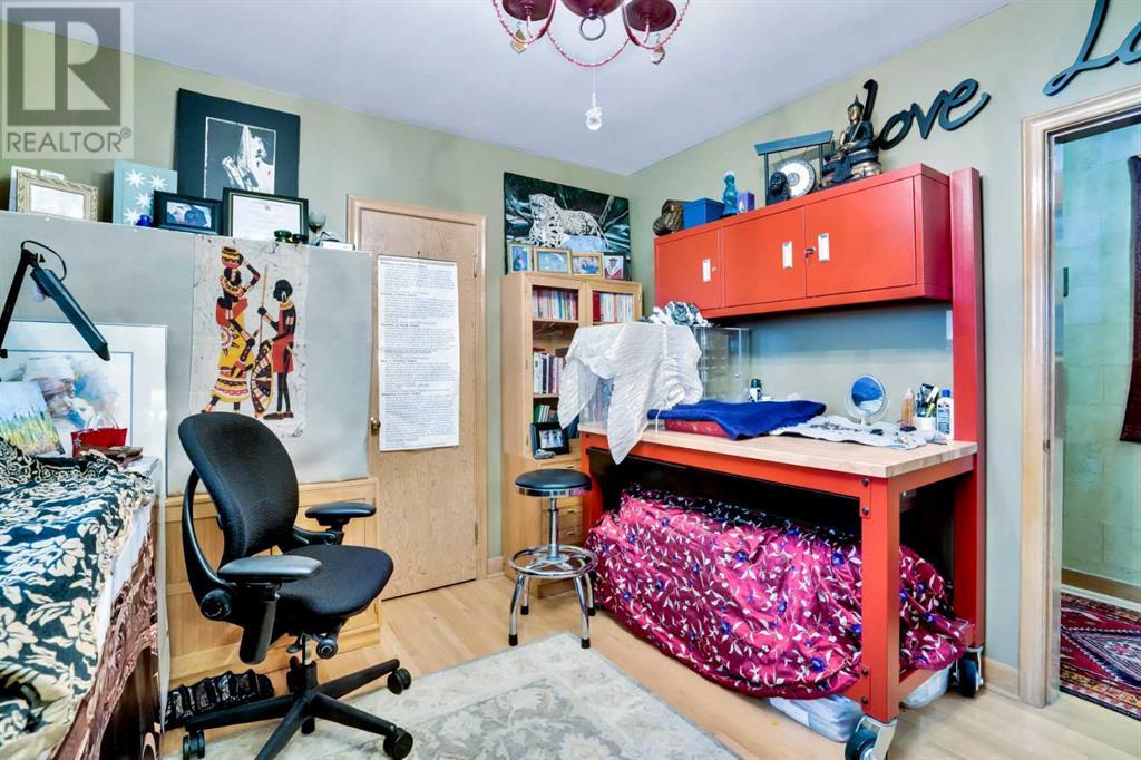 Photo 16 of 1334 Crescent Road Nw, Calgary AB