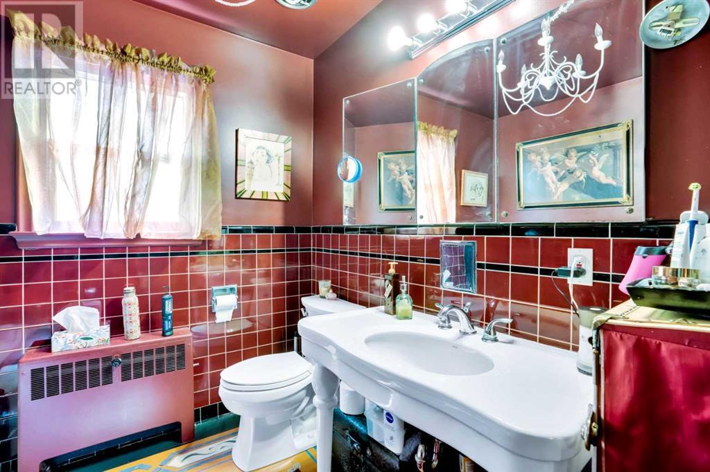 Photo 14 of 1334 Crescent Road Nw, Calgary AB
