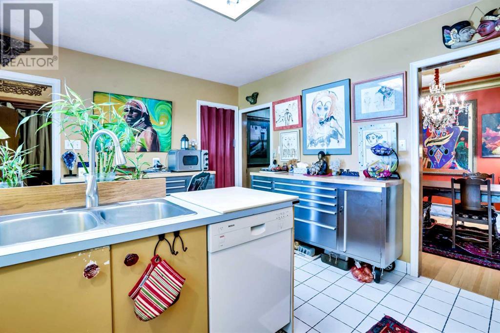 Photo 13 of 1334 Crescent Road Nw, Calgary AB