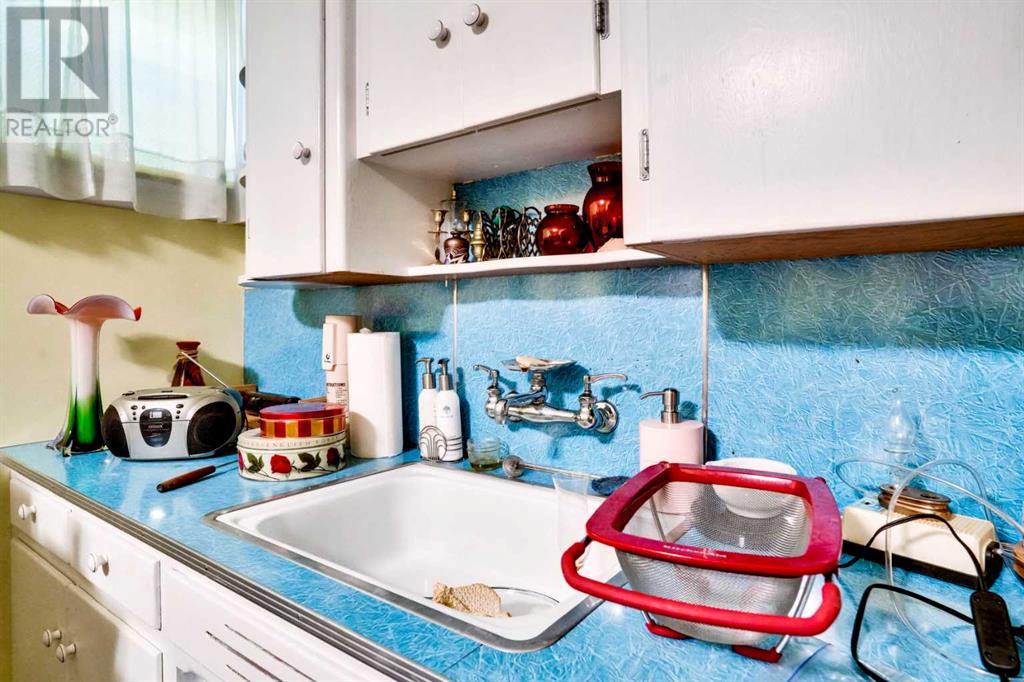 Photo 30 of 1334 Crescent Road Nw, Calgary AB