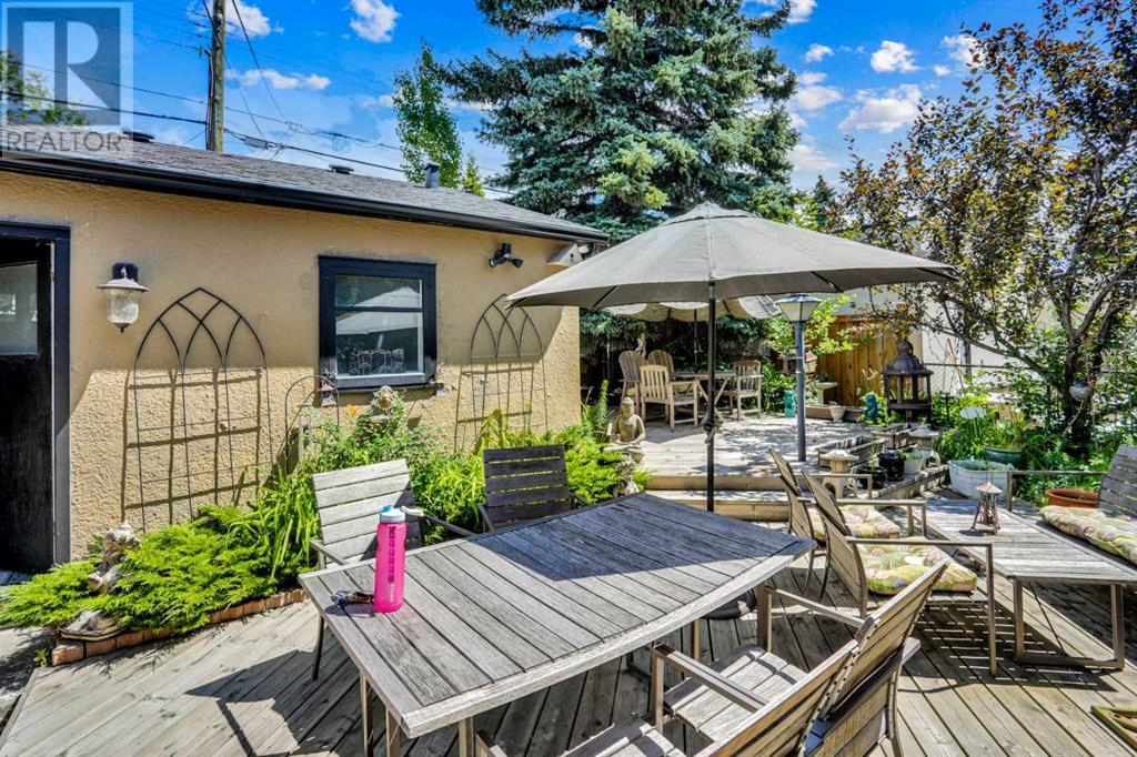 Photo 2 of 1334 Crescent Road Nw, Calgary AB